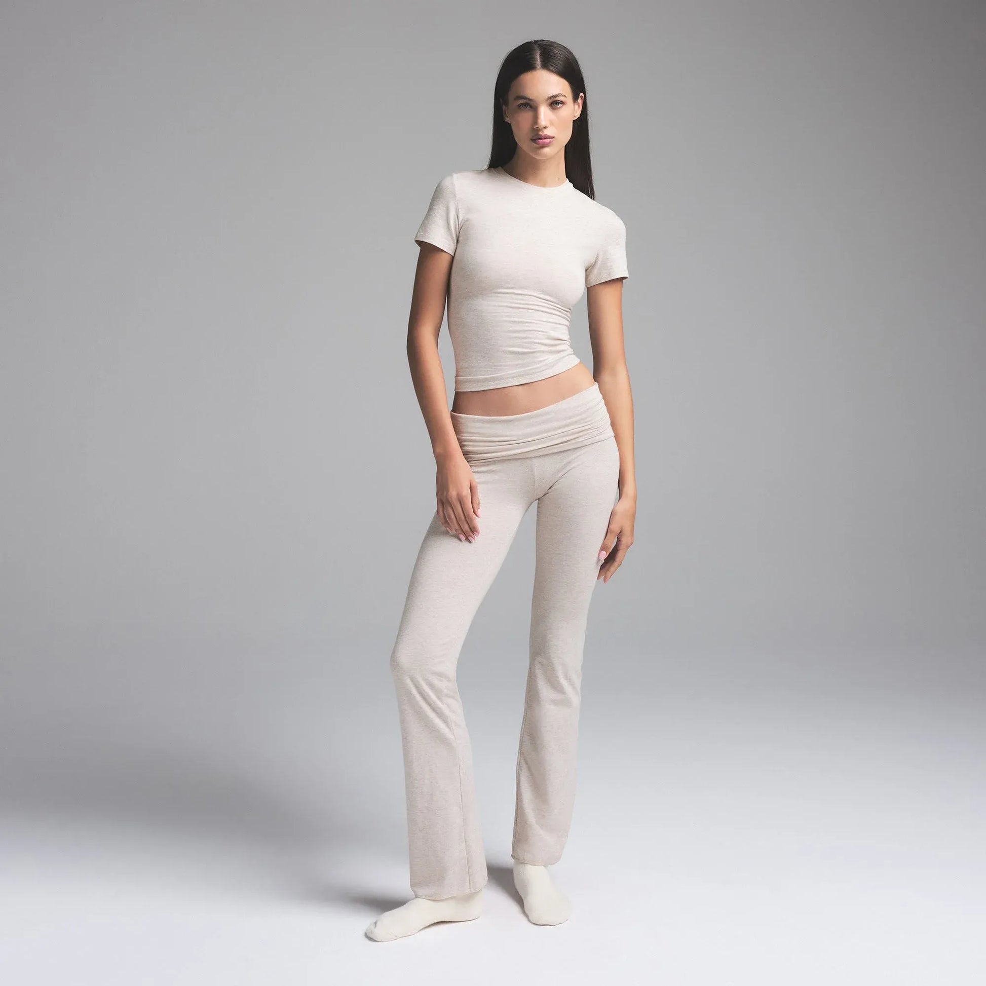 AP-PNT-0715-HOA-CD-SKIMS-LOUNGEWEAR_0001_FR.webp