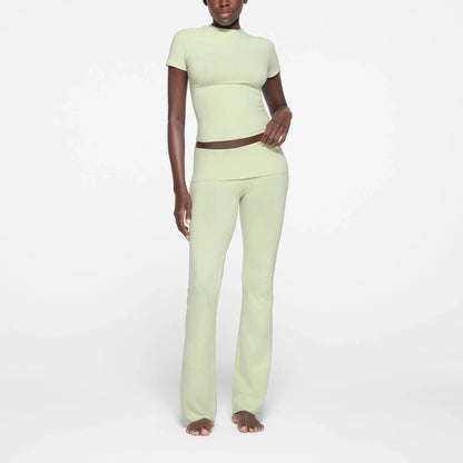 AP-PNT-0715-PST-NC-SKIMS-LOUNGEWEAR_0005-FR.webp