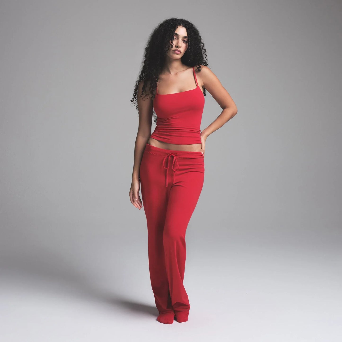 AP-PNT-1384-CBY-CC-SKIMS-LOUNGEWEAR_0001_FR.webp