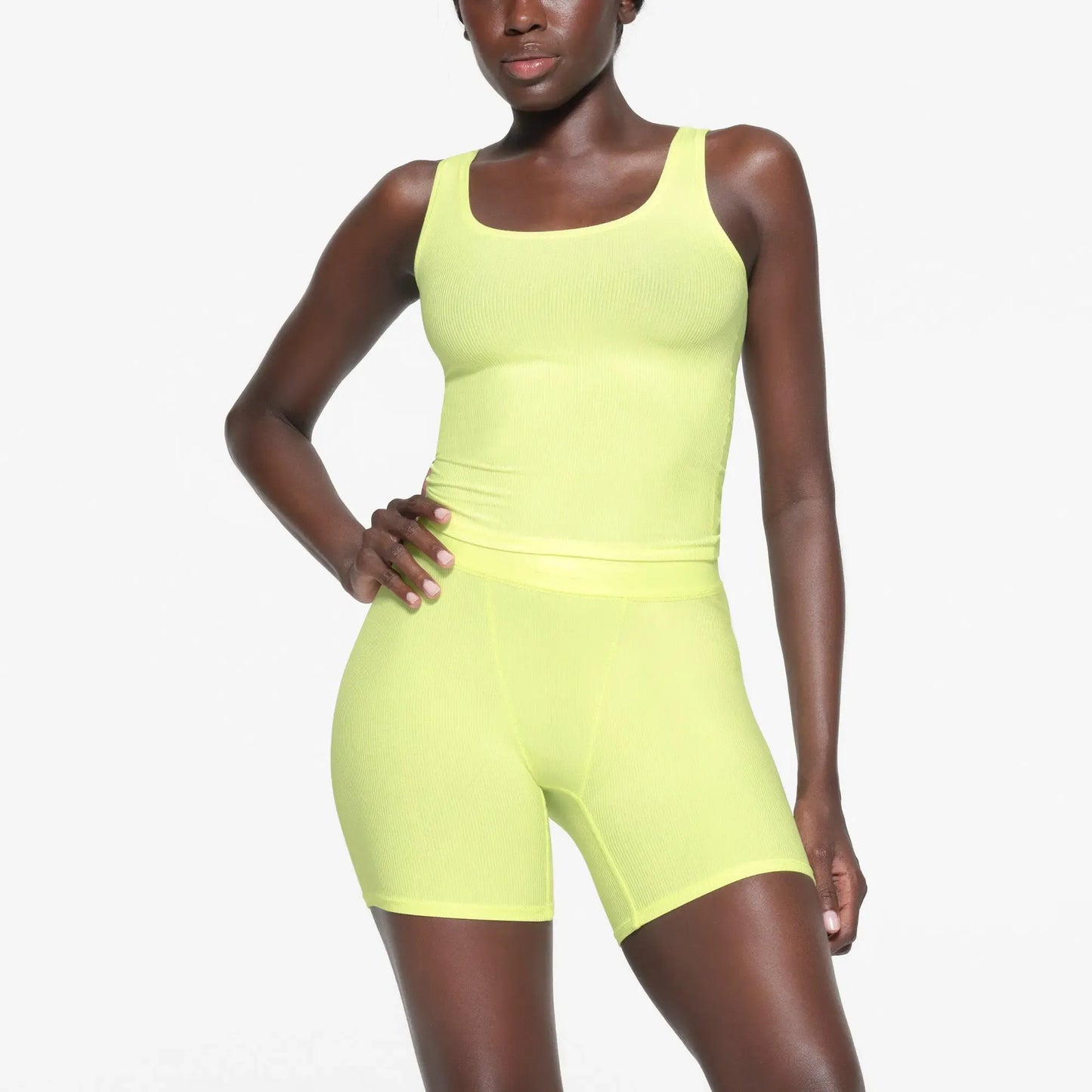 AP-TNK-0282-LMN-NC-SKIMS-LOUNGEWEAR_0006-FR.webp