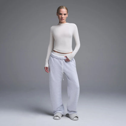 AP-TSH-0647-MBL-JC-SKIMS-LOUNGEWEAR_4148-FR_9f9878f8-e5e8-4f29-ac9c-6a017ee33bac.webp
