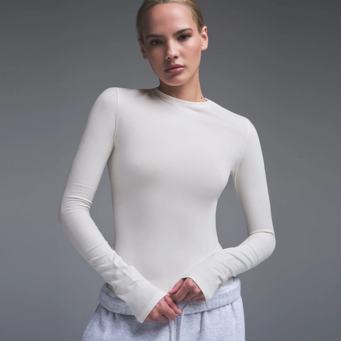 AP-TSH-0647-MBL-JC-SKIMS-LOUNGEWEAR_4161-SD_e695c83c-7dd8-4591-9b6c-adca455e6f45.webp