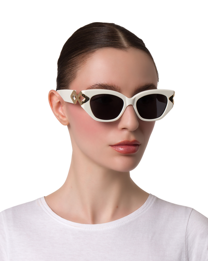 Lily - Cream in Black Sunglasses