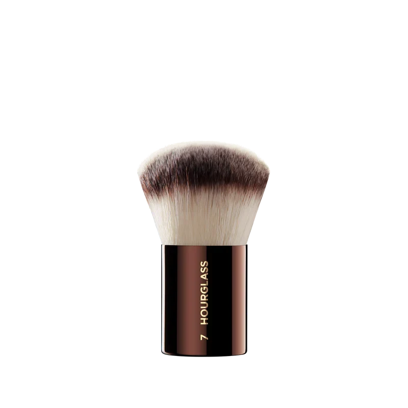 Hourglass Nº 7 Finishing Brush – Pudra ve Fondöten Bitirme Fırçası