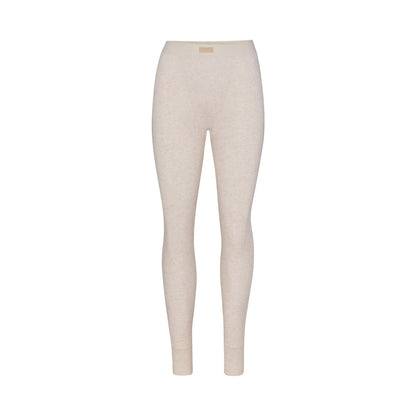 SKIMS-LOUNGEWEAR-AP-LEG-0039-OAT_c3aacf42-b298-4588-8f65-5441ccd4b8cb.webp