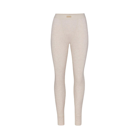 SKIMS-LOUNGEWEAR-AP-LEG-0039-OAT_c3aacf42-b298-4588-8f65-5441ccd4b8cb.webp