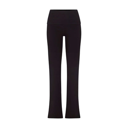 SKIMS-LOUNGEWEAR-AP-PNT-0715-SOT_741d7a7c-9c8c-4ace-a29a-ee21f7c3cdff (1).webp