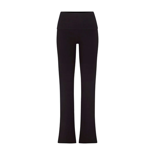 SKIMS-LOUNGEWEAR-AP-PNT-0715-SOT_741d7a7c-9c8c-4ace-a29a-ee21f7c3cdff (1).webp