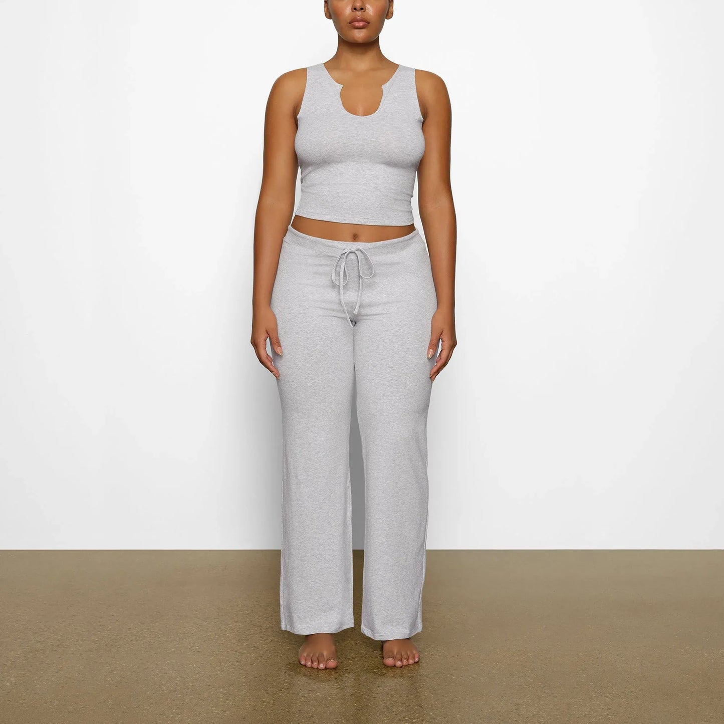 SKIMS-LOUNGEWEAR-AP-PNT-1384-BA-LHG_0001_FR.webp