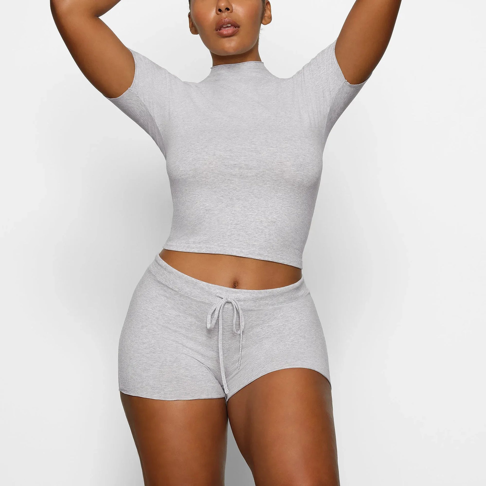 SKIMS-LOUNGEWEAR-BO-SHO-3231-BA-LHG_0004_FR.webp