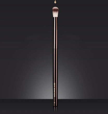 Hourglass Nº 4 Crease Brush – Karıştırma Fırçası